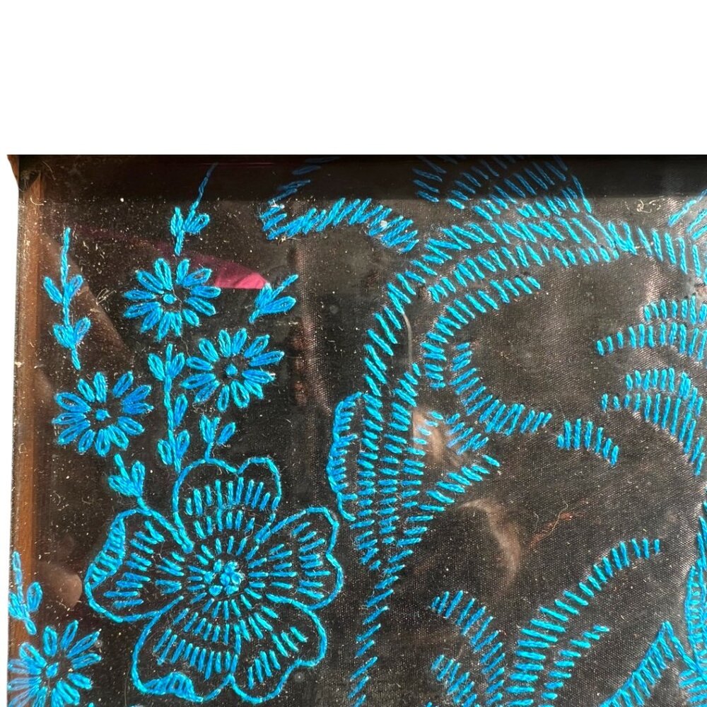 Vtg 1970s Embroidered Kittens Wall Art Framed Blue Crewel Stitch Black Fabric - Picture 7 of 14